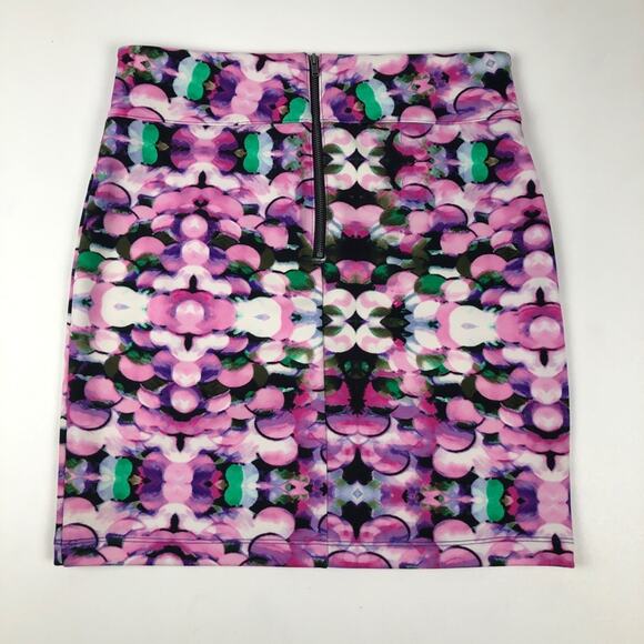 Nanette Lepore  Floral Mini Skirt Size Medium - Picture 2 of 7